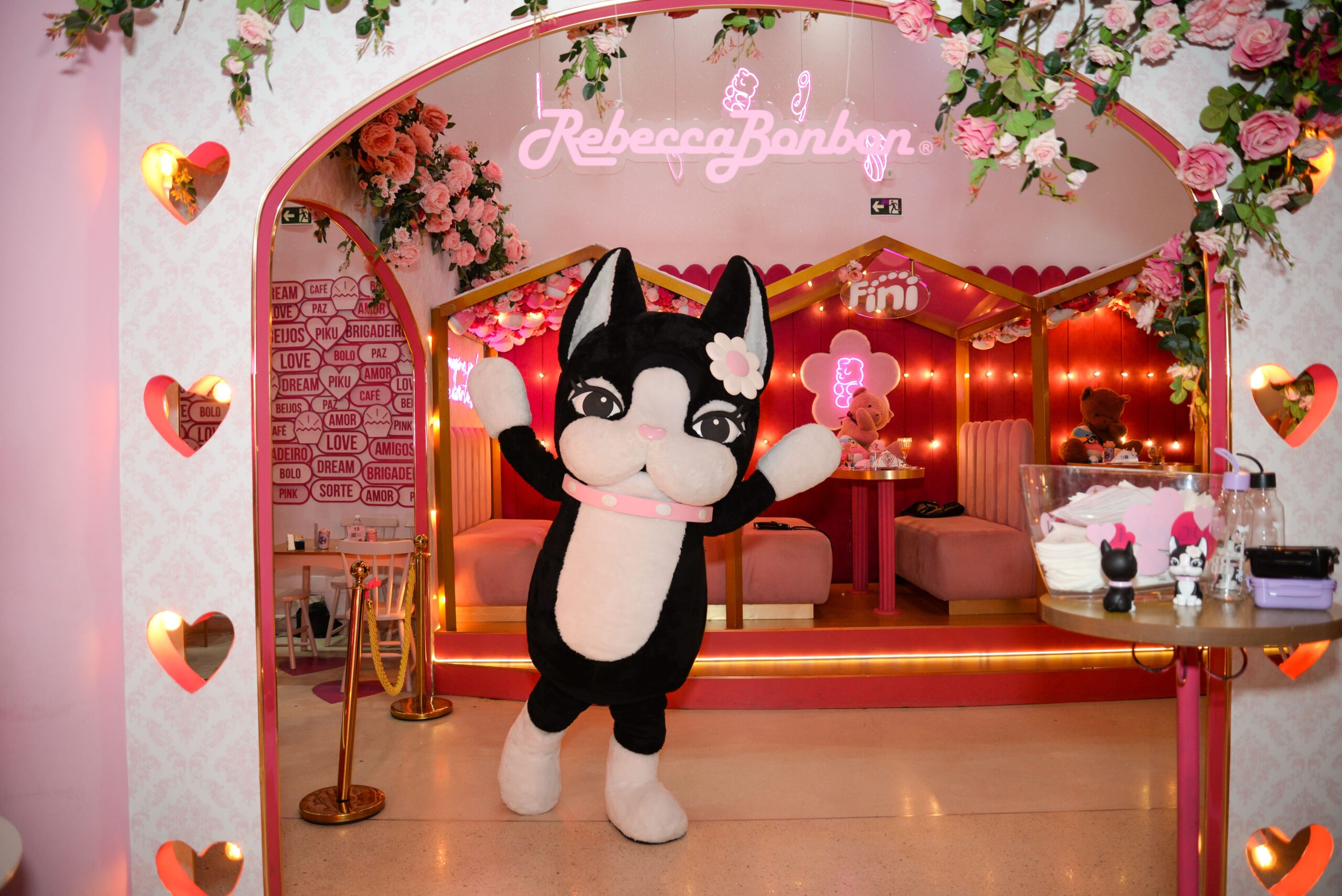 rebecca Bonbon em sua festa de aniversário